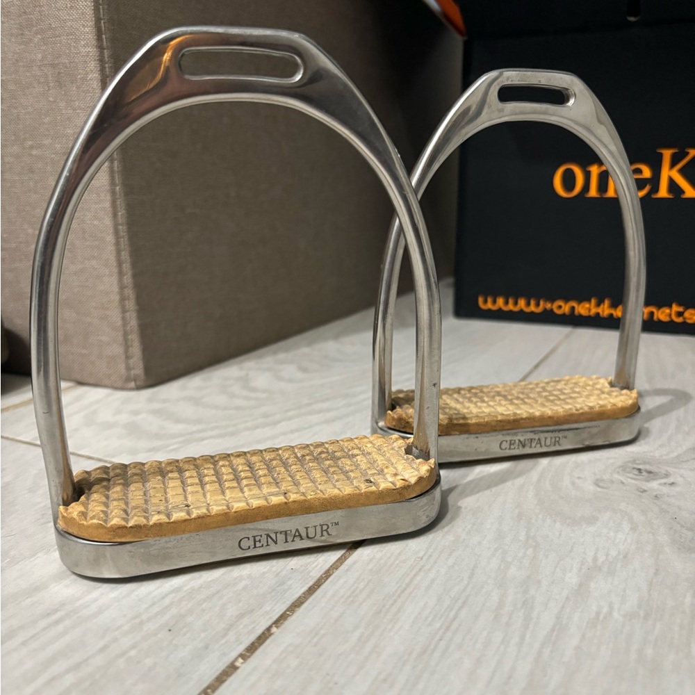 Centaur Traditional Iron Stirrups